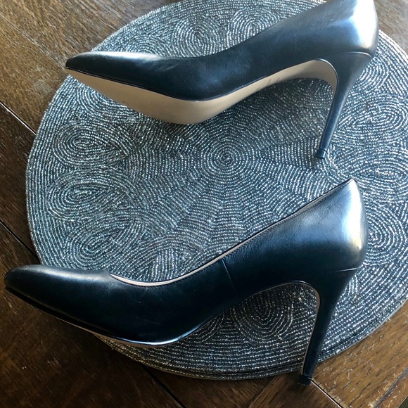Cole Haan Signature Vesta Pump - Picture 3 of 5